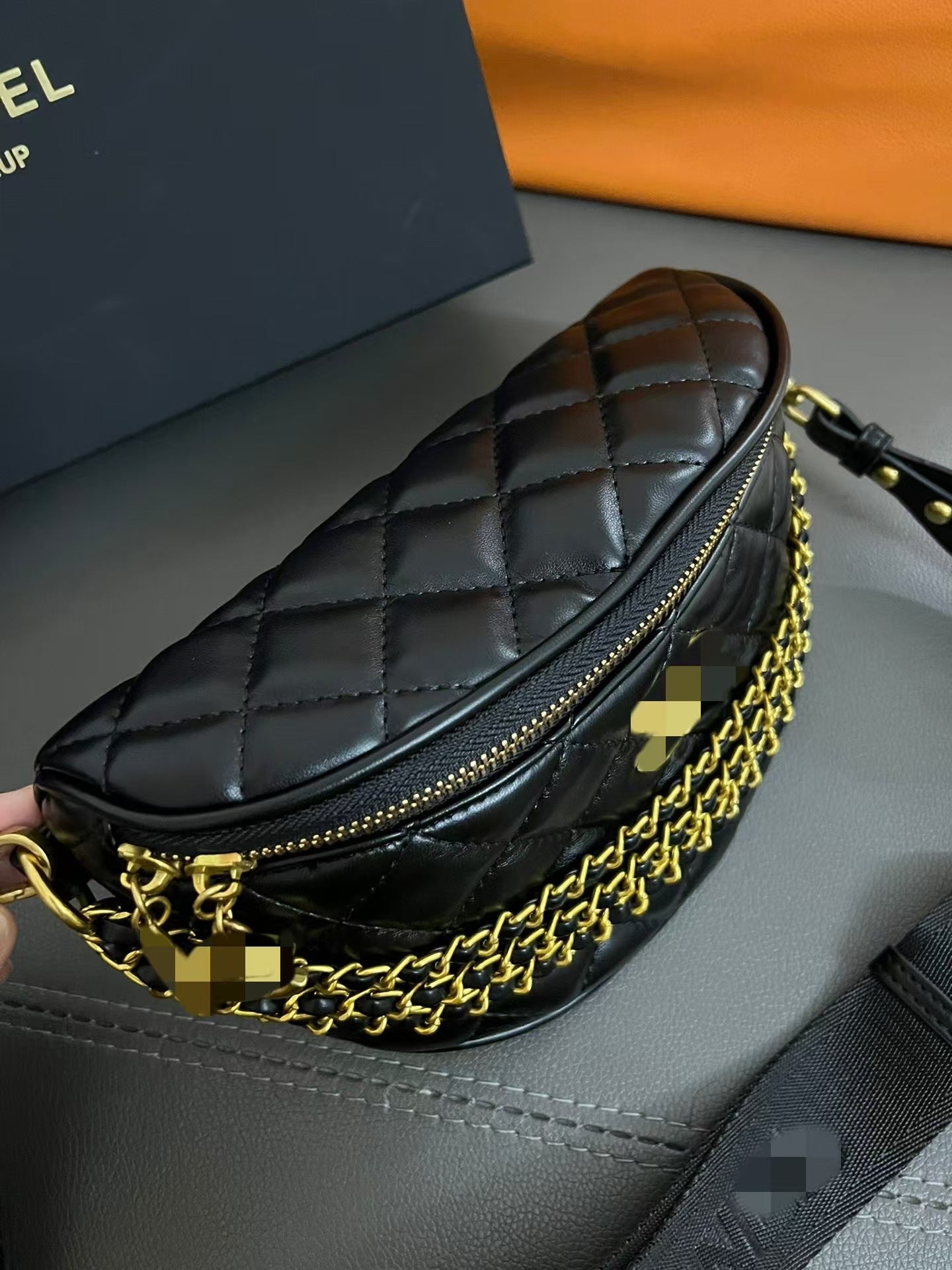 Fashion Vintage Diamond-Pattern Chain Chest Bag, Stylish and Versatile Crossbody Bag, Trendy and Cool Street Style Shoulder Bag